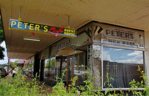peters_cafe_front