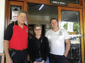 Erik and Noelene Ozols with new publican, Jason Coss, who takes over on Tuesday.