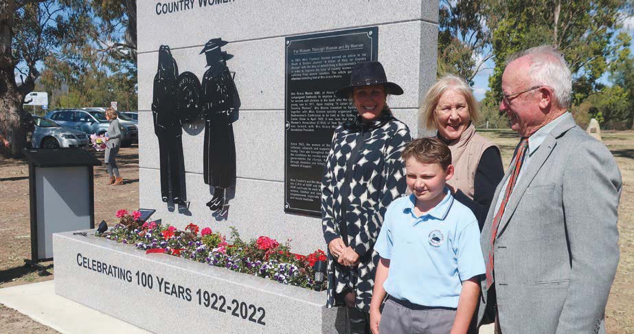 The Munro family also attended the unveiling who are the direct descendants of Grace Emily Munro.